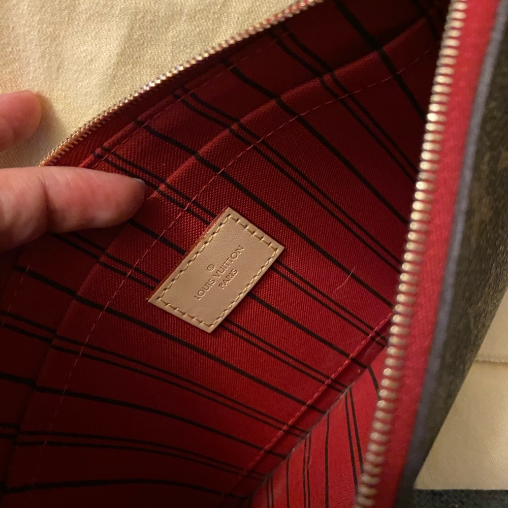 Louis Vuitton Wristlet mm medium - Picture 8 of 8